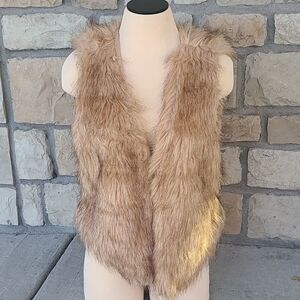 Me Jane faux fur vest size large